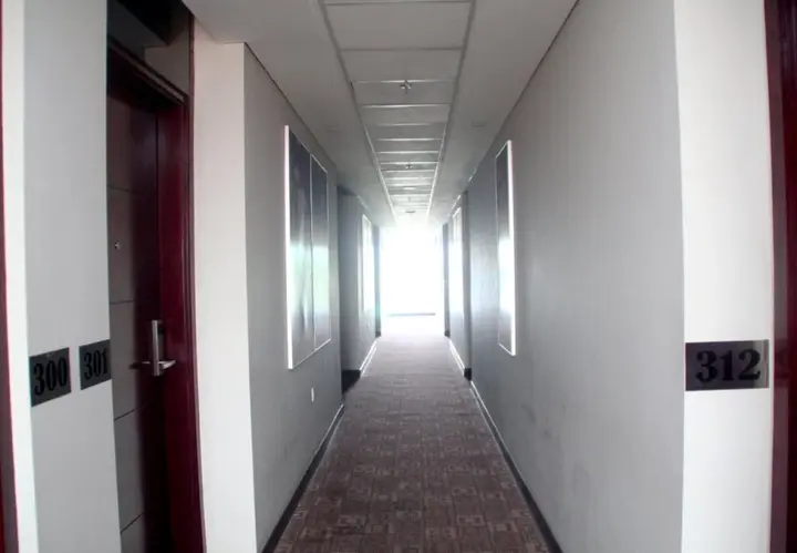Сурабая: The Life Hotels