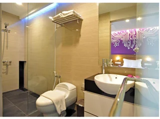 Сурабая: The Life Hotels