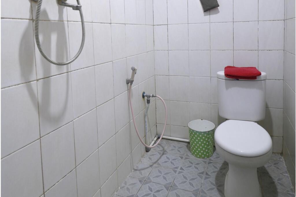Вори: Hotel Permata Ria