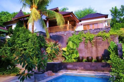 Бунутан: Bali Marina Villa's