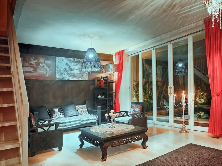 Кута: Black & White Villa