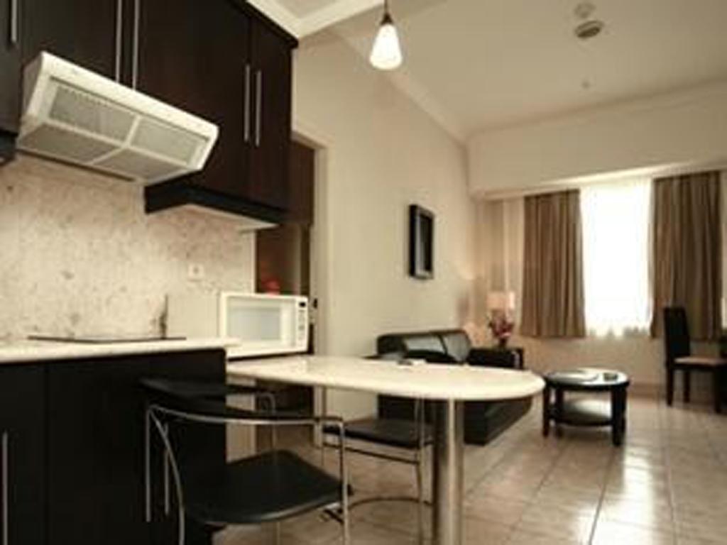 Чикаранг: Grand Cikarang Hotel