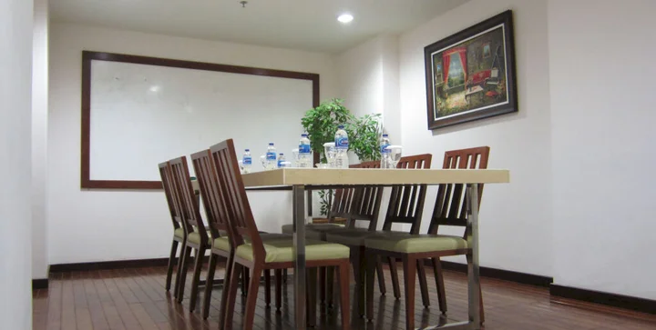 Суракарта: Grand Orchid Hotel