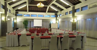 Суракарта: Grand Orchid Hotel