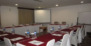 Суракарта: Grand Orchid Hotel