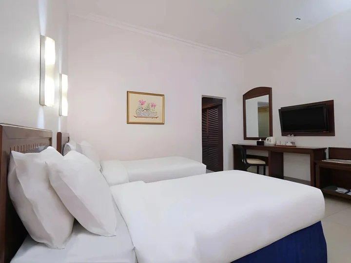 Суракарта: Grand Orchid Hotel