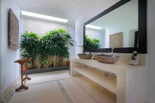 Кута: Elegant Private Villa, 3 BR, Seminyak With Staff