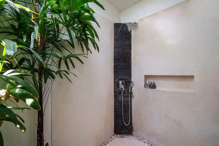 Кута: Elegant Private Villa, 3 BR, Seminyak With Staff