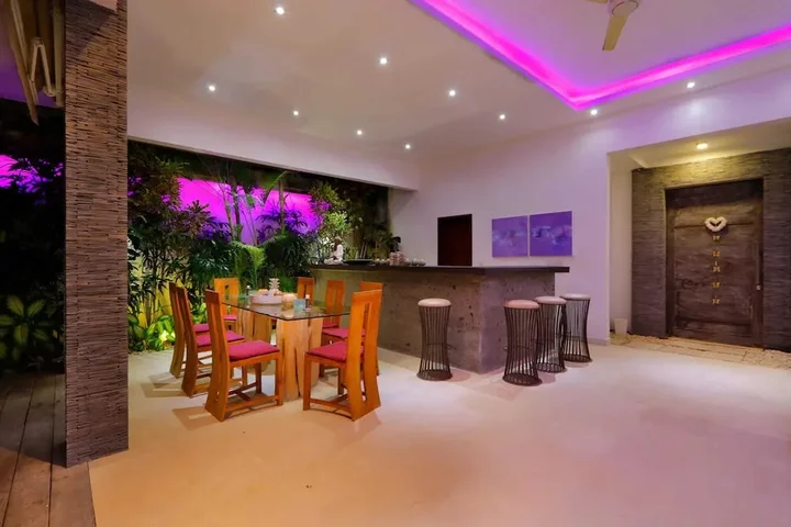 Кута: Elegant Private Villa, 3 BR, Seminyak With Staff