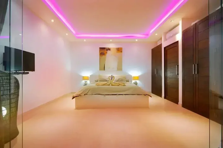 Кута: Elegant Private Villa, 3 BR, Seminyak With Staff
