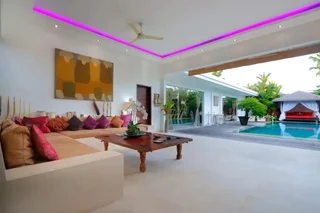 Кута: Elegant Private Villa, 3 BR, Seminyak With Staff