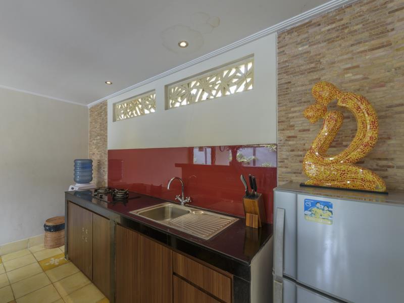 Кута: Elegant Private Villa, 3 BR, Seminyak With Staff