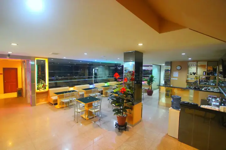 Батам: Lovina Inn Penuin Hotel