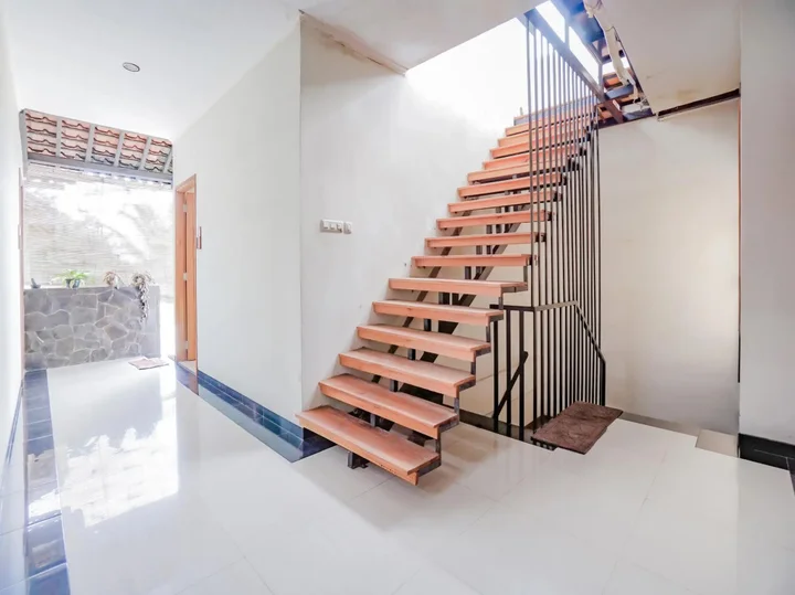 Маланг: OYO 90319 Angler Guest House Malang