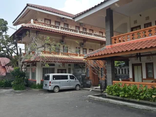 Сукабуми: Arondari Hotel