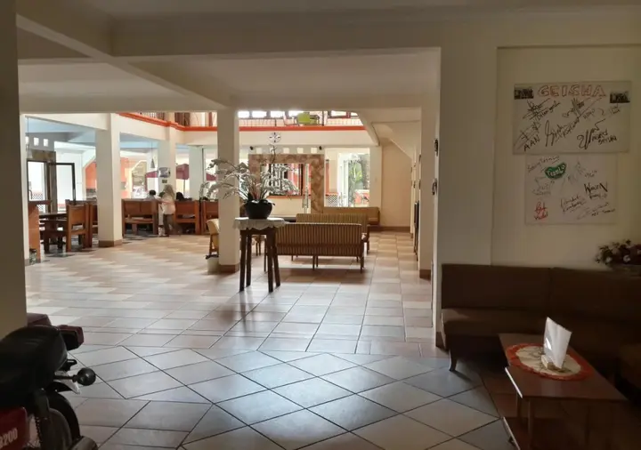 Сукабуми: Arondari Hotel