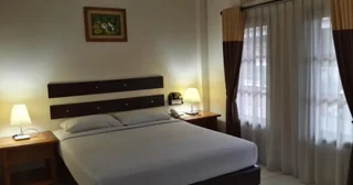 Сукабуми: Arondari Hotel