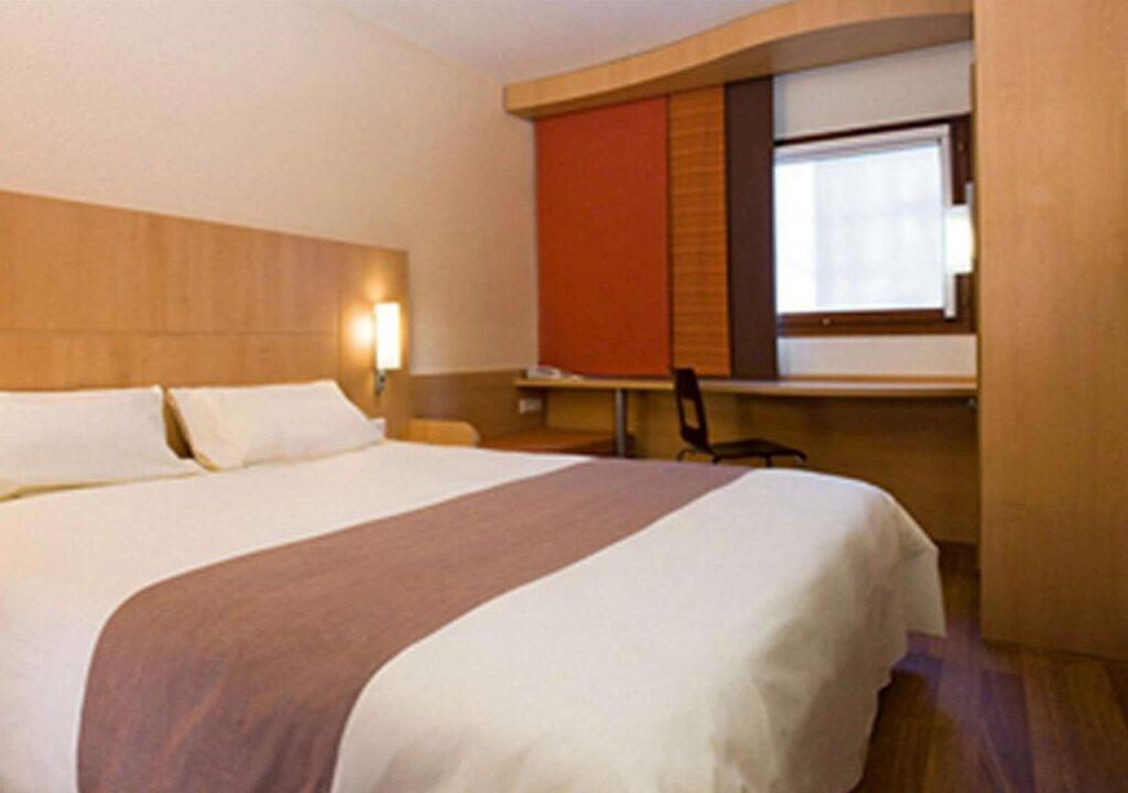 Legok: Ibis Gading Serpong