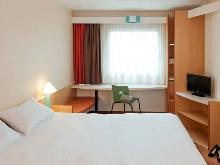 Legok: Ibis Gading Serpong