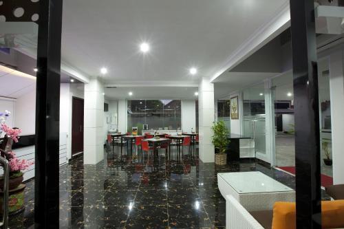 Джокьякарта: Violet Hotel Malioboro