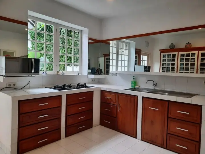 Батуретно: Yogyakarta Tropicana Villa