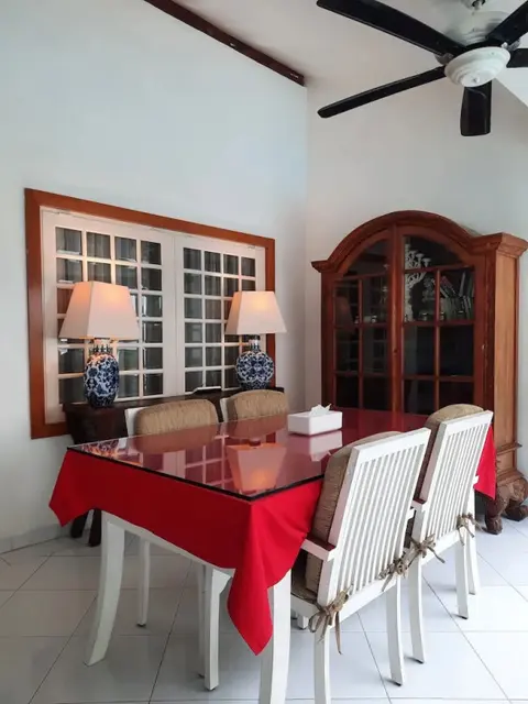 Батуретно: Yogyakarta Tropicana Villa