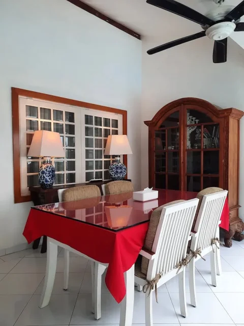 Батуретно: Yogyakarta Tropicana Villa