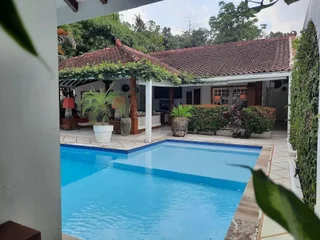 Батуретно: Yogyakarta Tropicana Villa