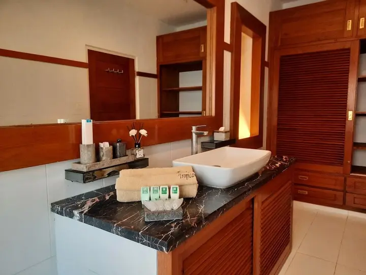 Батуретно: Yogyakarta Tropicana Villa