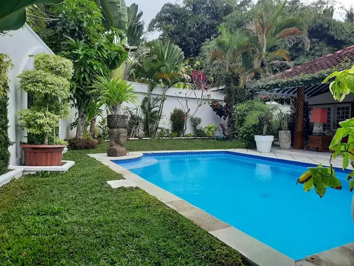 Батуретно: Yogyakarta Tropicana Villa