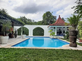 Батуретно: Yogyakarta Tropicana Villa