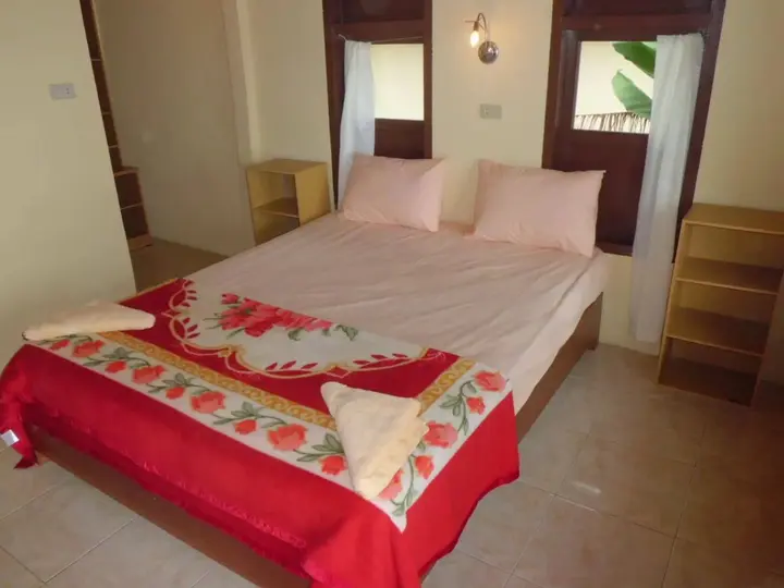 Озеро Тоба: Tuk Tuk Timbul Bungalows