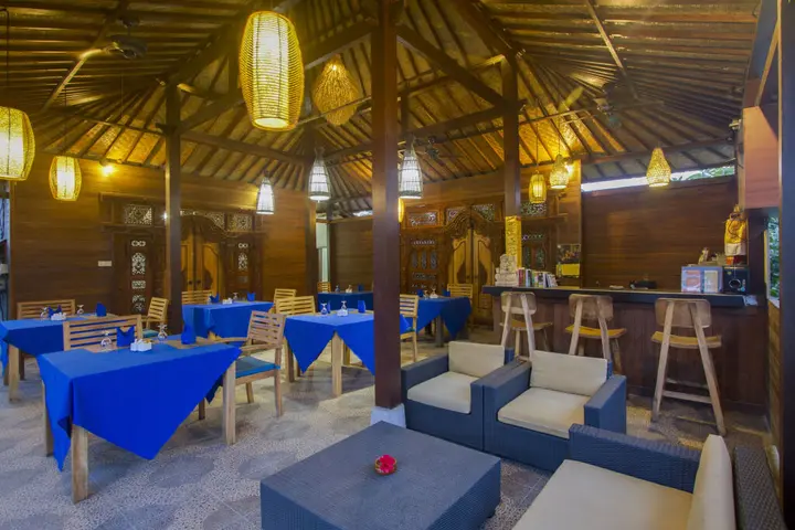 Лембонган-Айленд: Warisan Villa