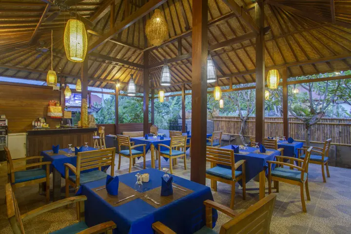 Лембонган-Айленд: Warisan Villa