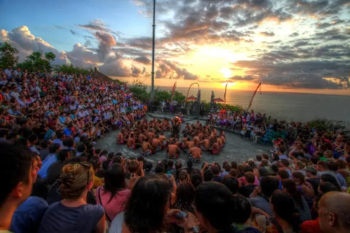 Пекату: Tregge Surf Camp Uluwatu