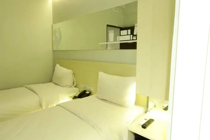 Сурабая: Cleo Hotel Basuki Rahmat Surabaya