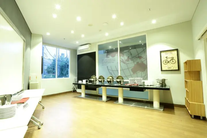 Сурабая: Cleo Hotel Basuki Rahmat Surabaya