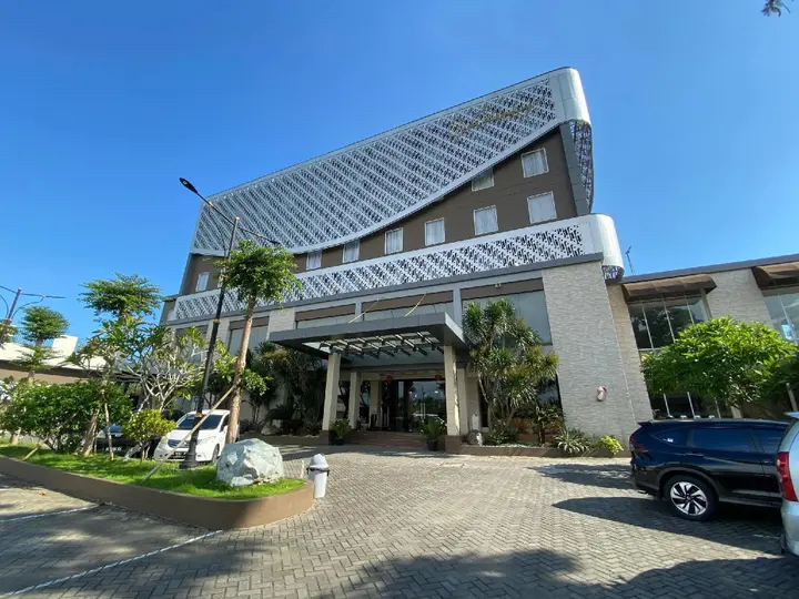 Кебумен: Grand Kolopaking Hotel