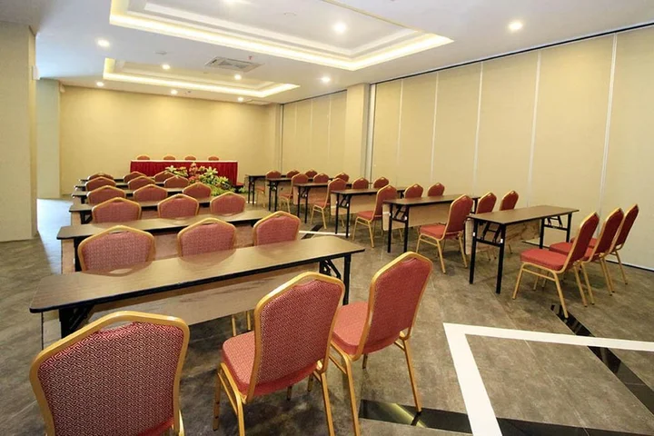Кебумен: Grand Kolopaking Hotel