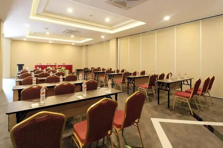 Кебумен: Grand Kolopaking Hotel