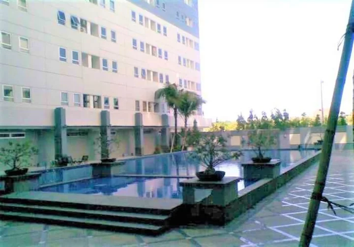 Сурабая: Apartement Puncak Permai Tower A by Nur Faizah
