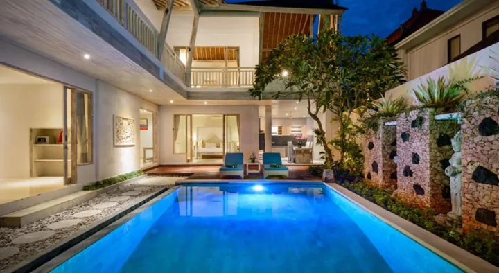 Джимбаран: Adinda Balangan Beach Villa