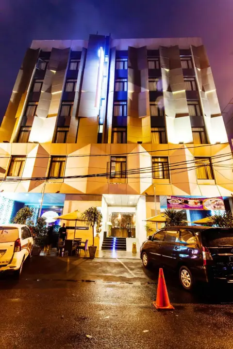 ZEN Premium Blok M Palatehan — фото 3