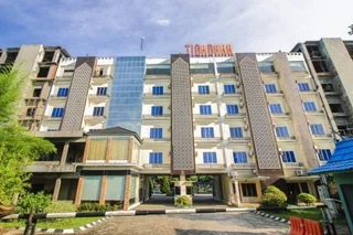 Пеканбару: OYO 1153 Tiga Dara Hotel & Resort Syariah