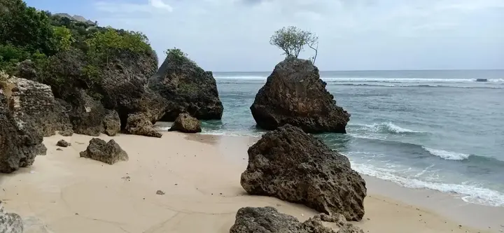 Пекату: Litus Bingin Uluwatu