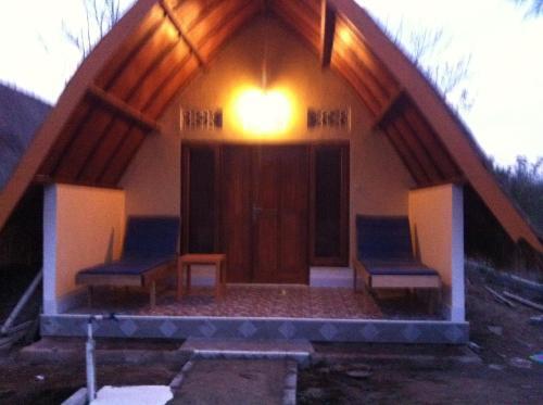 Гили-Мено: Dinoyin Bungalows