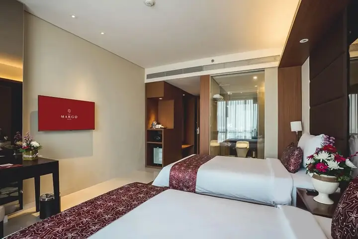 Депок: The Margo Hotel