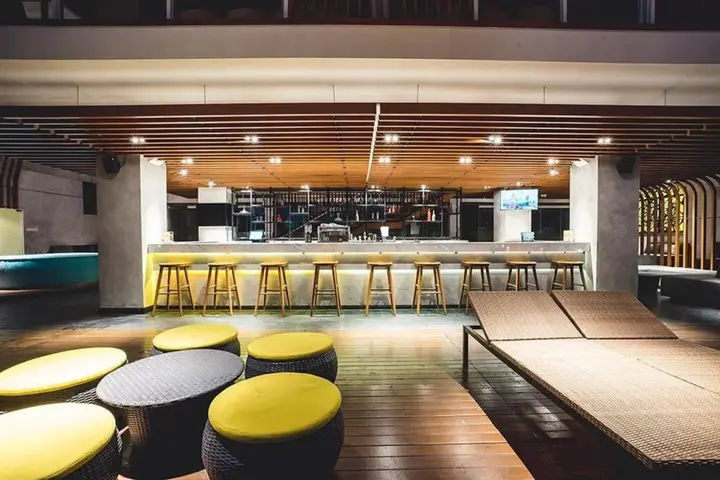Депок: The Margo Hotel