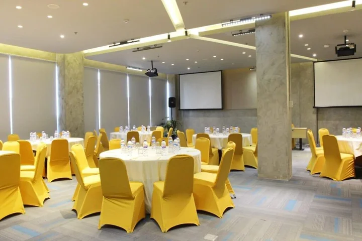 Сурабая: YELLO Hotel Jemursari Surabaya