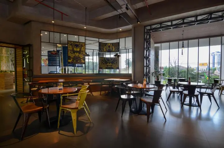Сурабая: YELLO Hotel Jemursari Surabaya